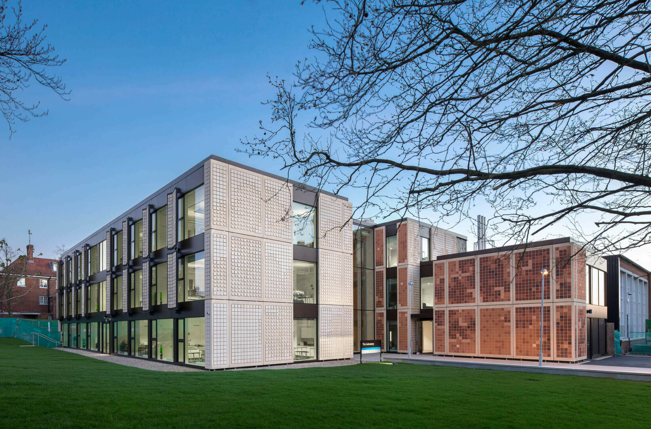 Dulwich College Laboratory / GRIMSHAW