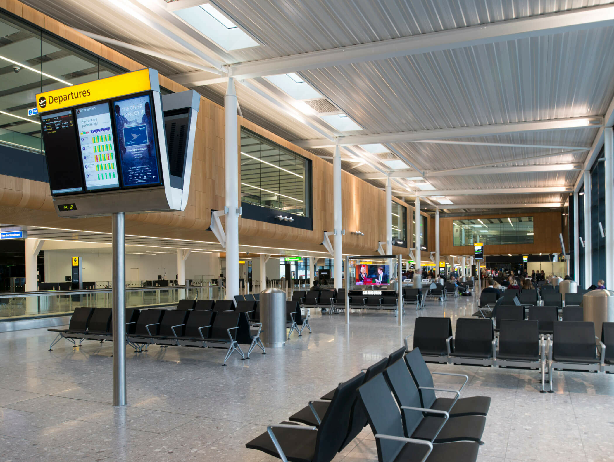 London Heathrow Airport, Terminal Two Concourse B / GRIMSHAW