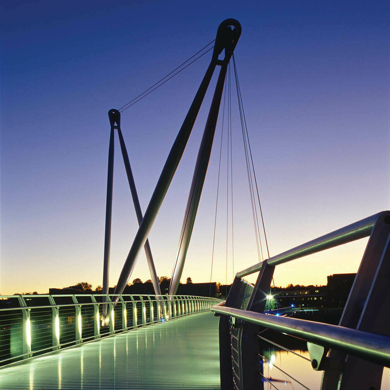 Newport City Footbridge / GRIMSHAW