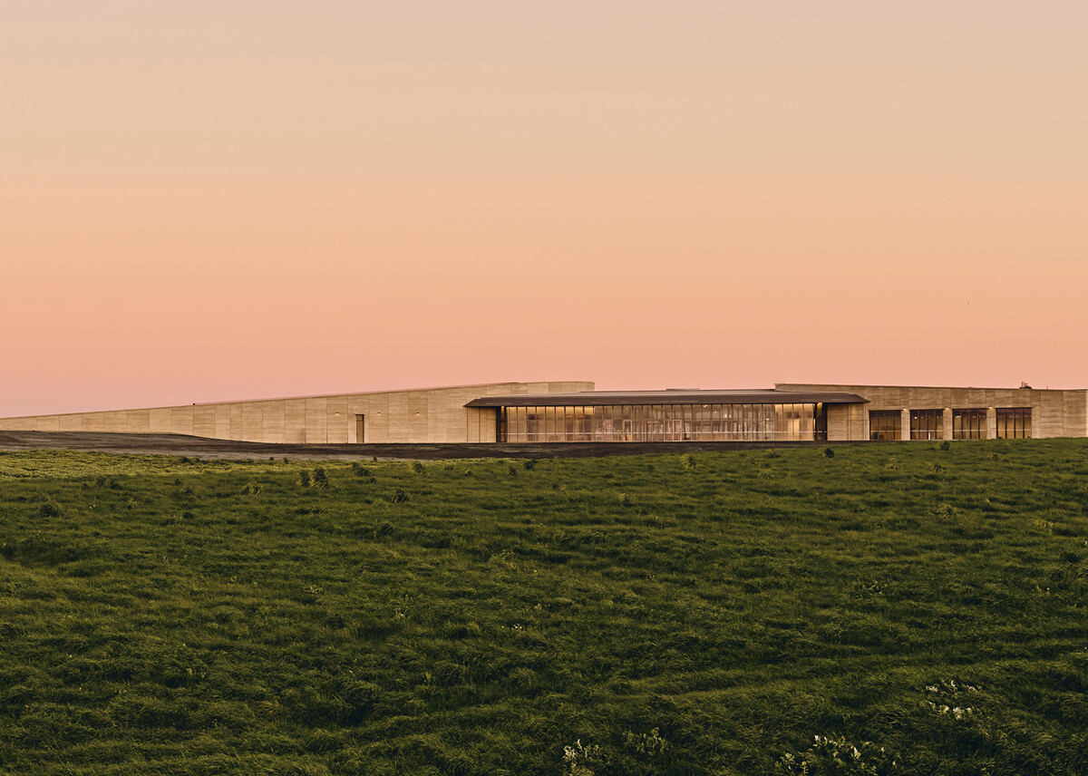 Keerray Woorroong Visitor Centre opens / GRIMSHAW