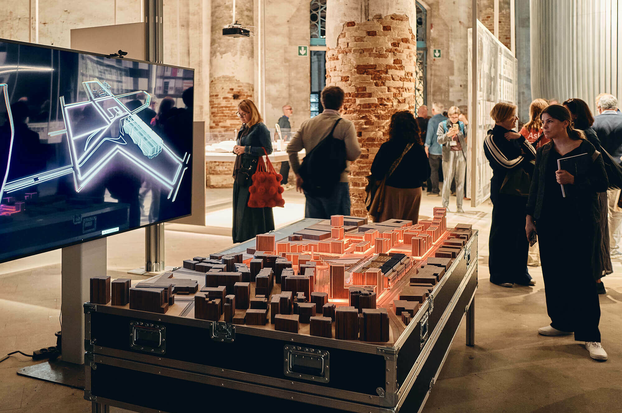 Les data centers et la ville : Grimshaw dévoile une installation consacrée aux infrastructures civiques pour la Biennale d’architecture de Venise 2025 / GRIMSHAW