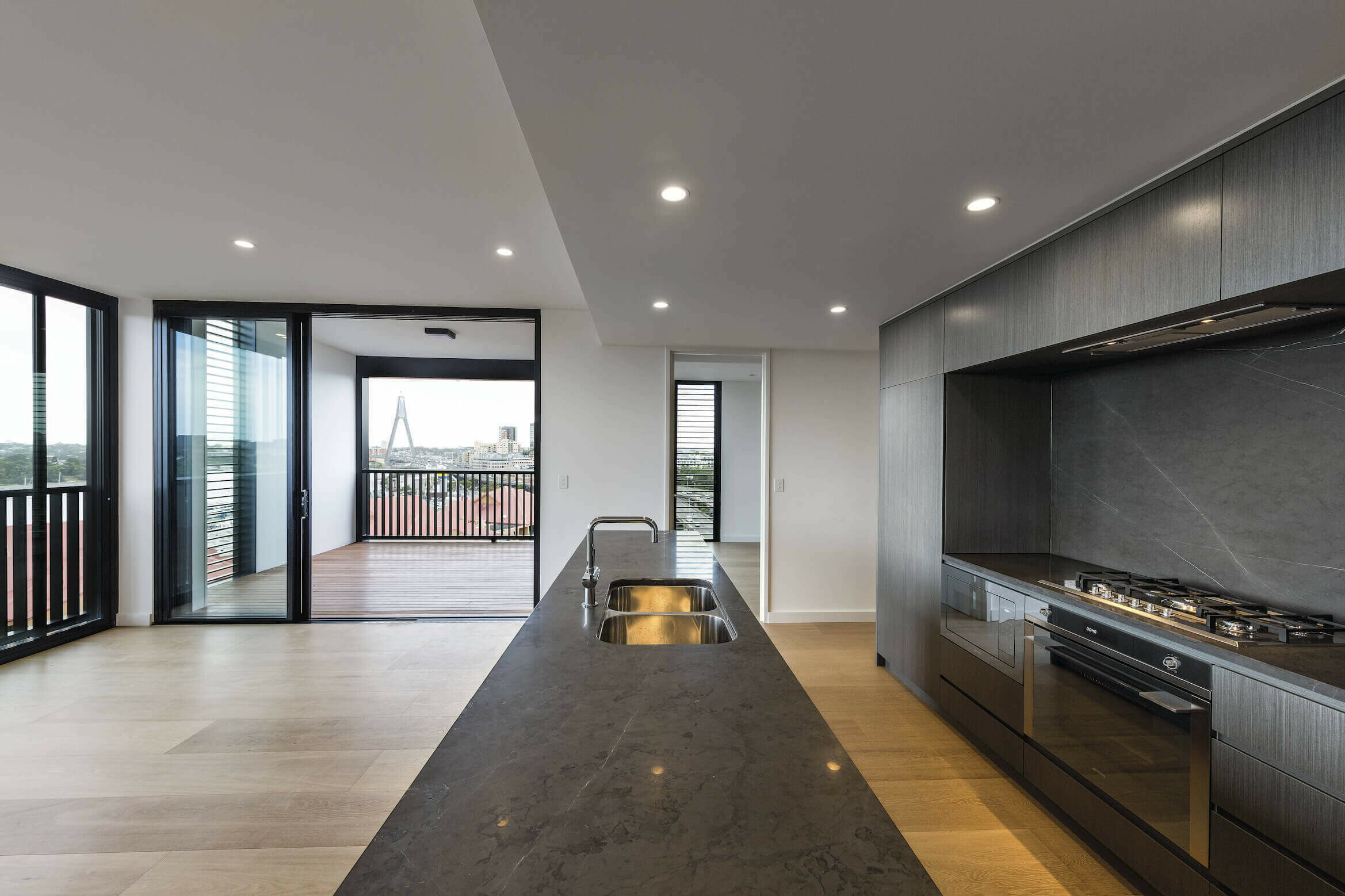 Harbour Mill Apartments / GRIMSHAW