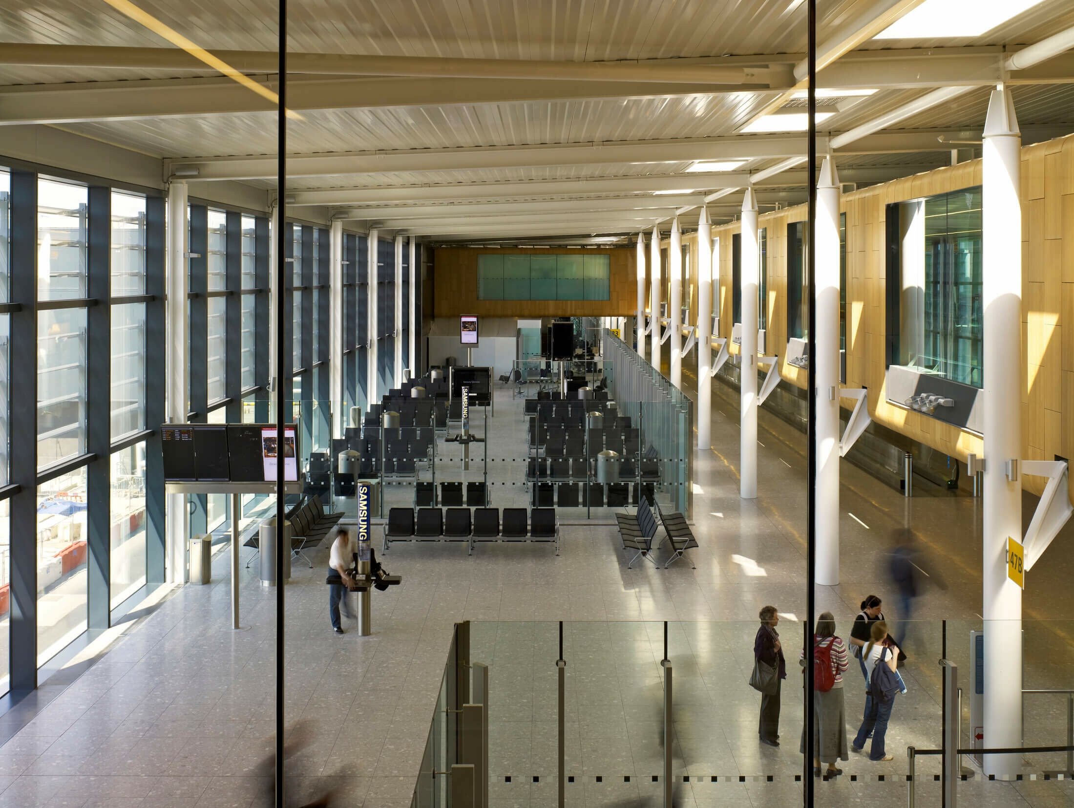 London Heathrow Airport, Terminal Two Concourse B / GRIMSHAW