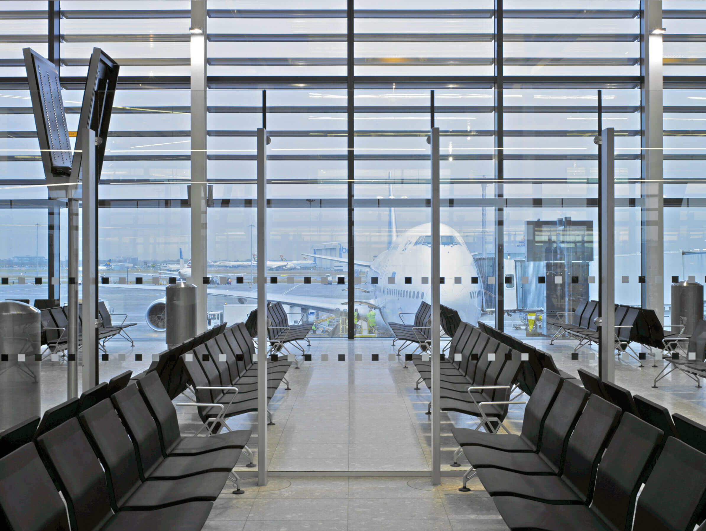 London Heathrow Airport, Terminal Two Concourse B / GRIMSHAW