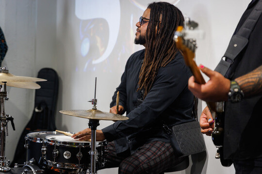 Breakfast Talk: musical celebration marks the final event for 2023 / GRIMSHAW