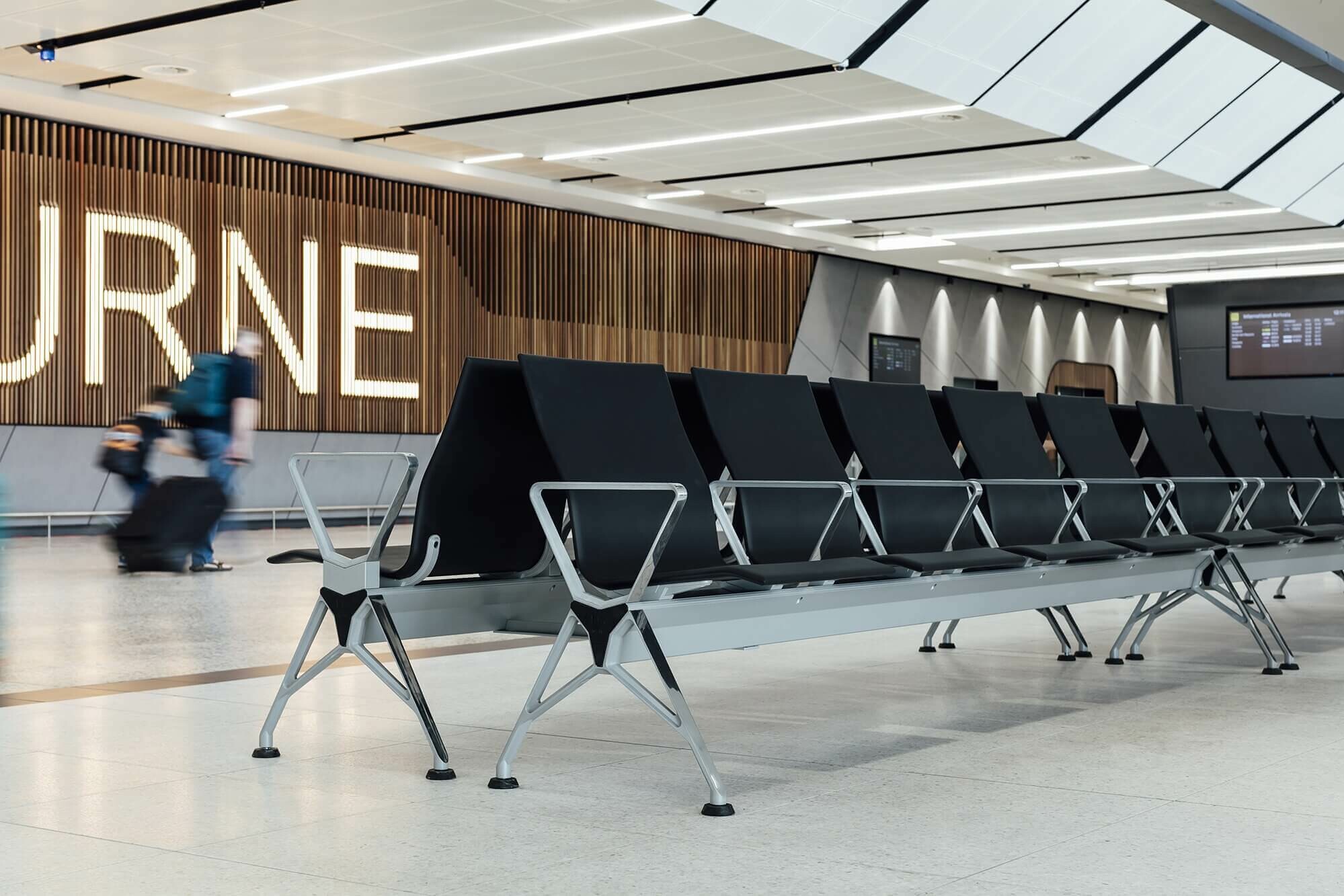 Grimshaw overhauls Melbourne Airport’s T2 Arrivals Hall / GRIMSHAW