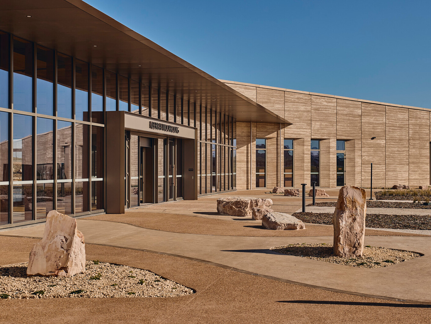 Keerray Woorroong Visitor Centre opens / GRIMSHAW
