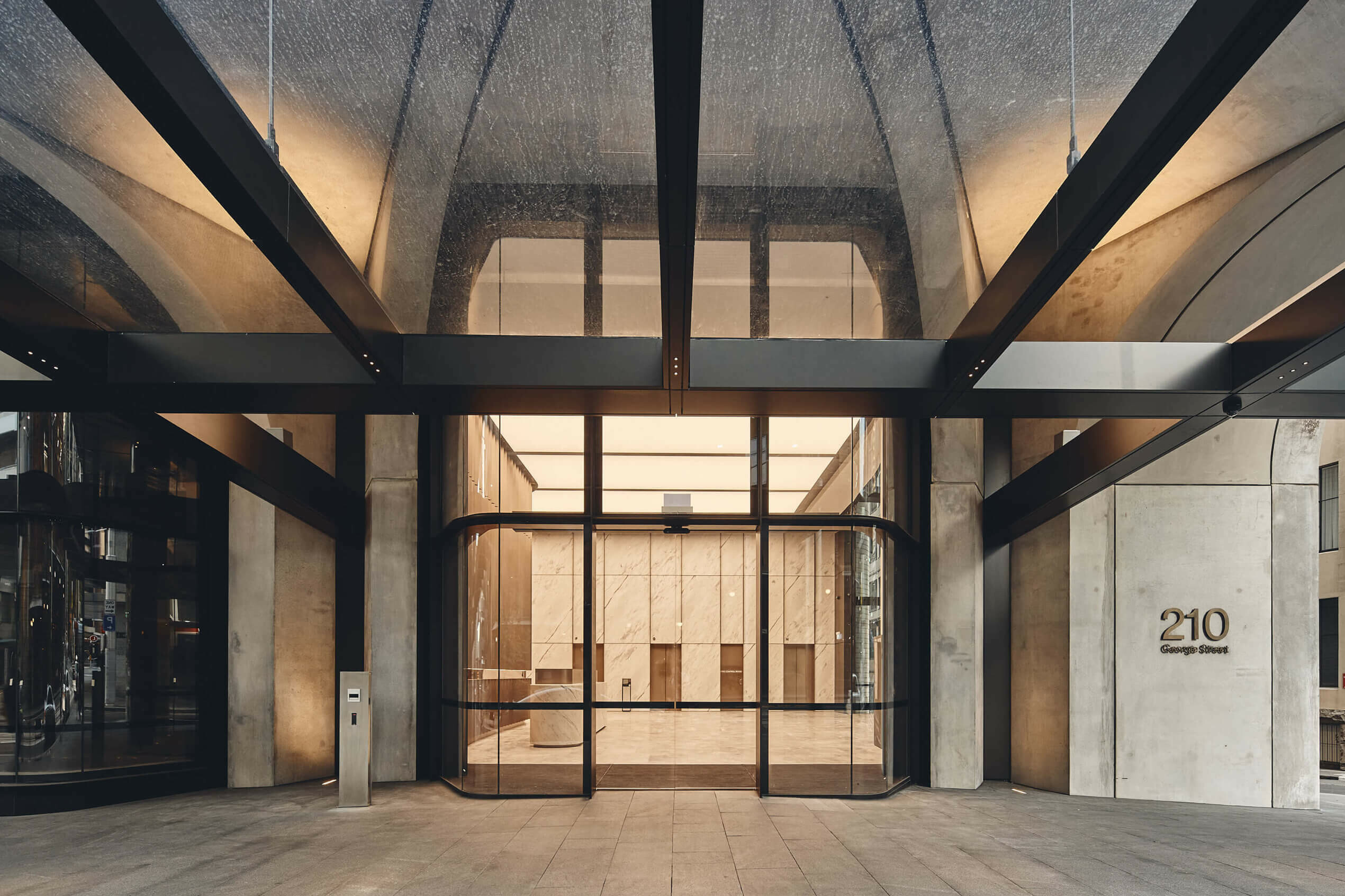 Poly Centre, 210 George Street / GRIMSHAW
