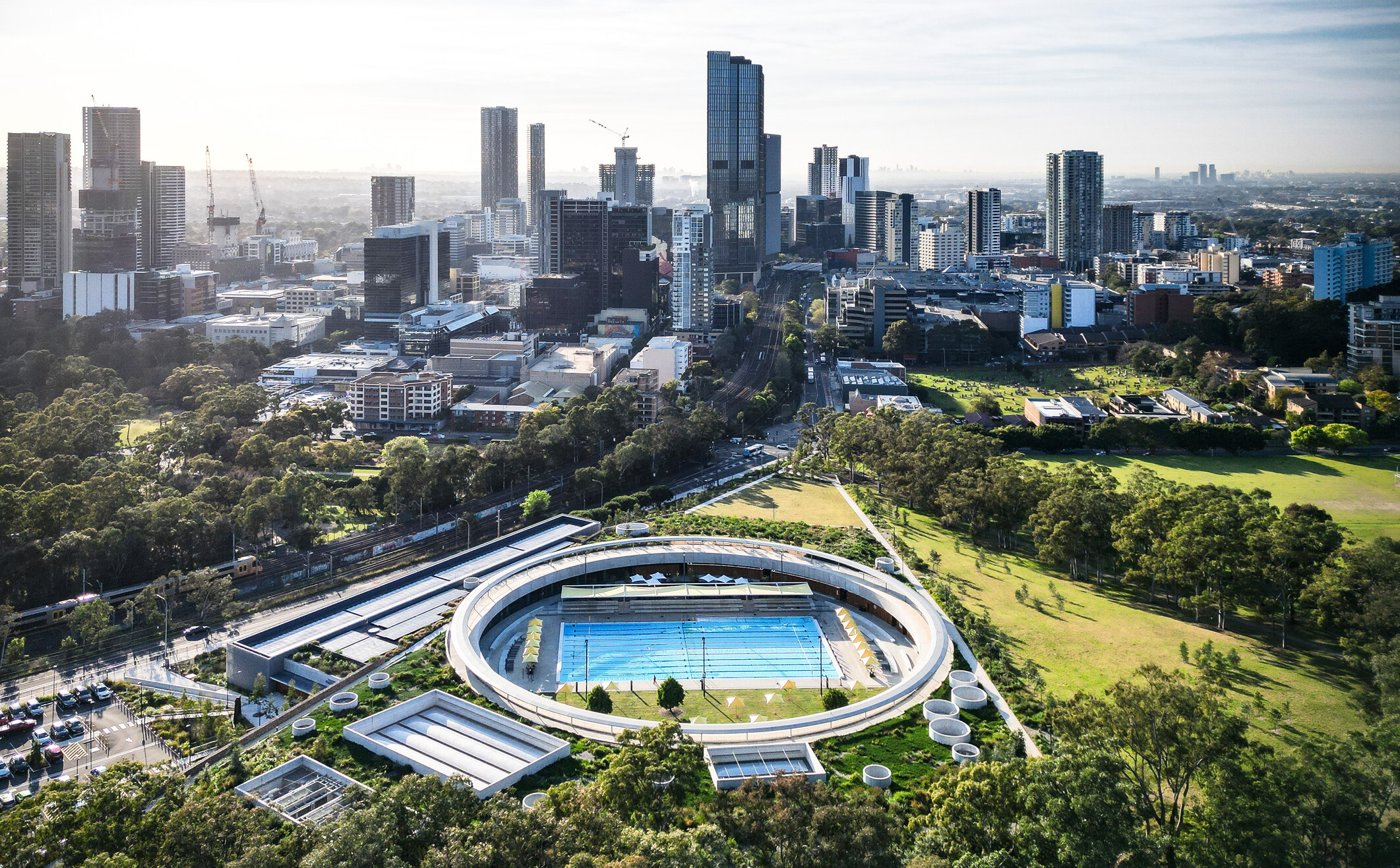 Parramatta Aquatic Centre / GRIMSHAW