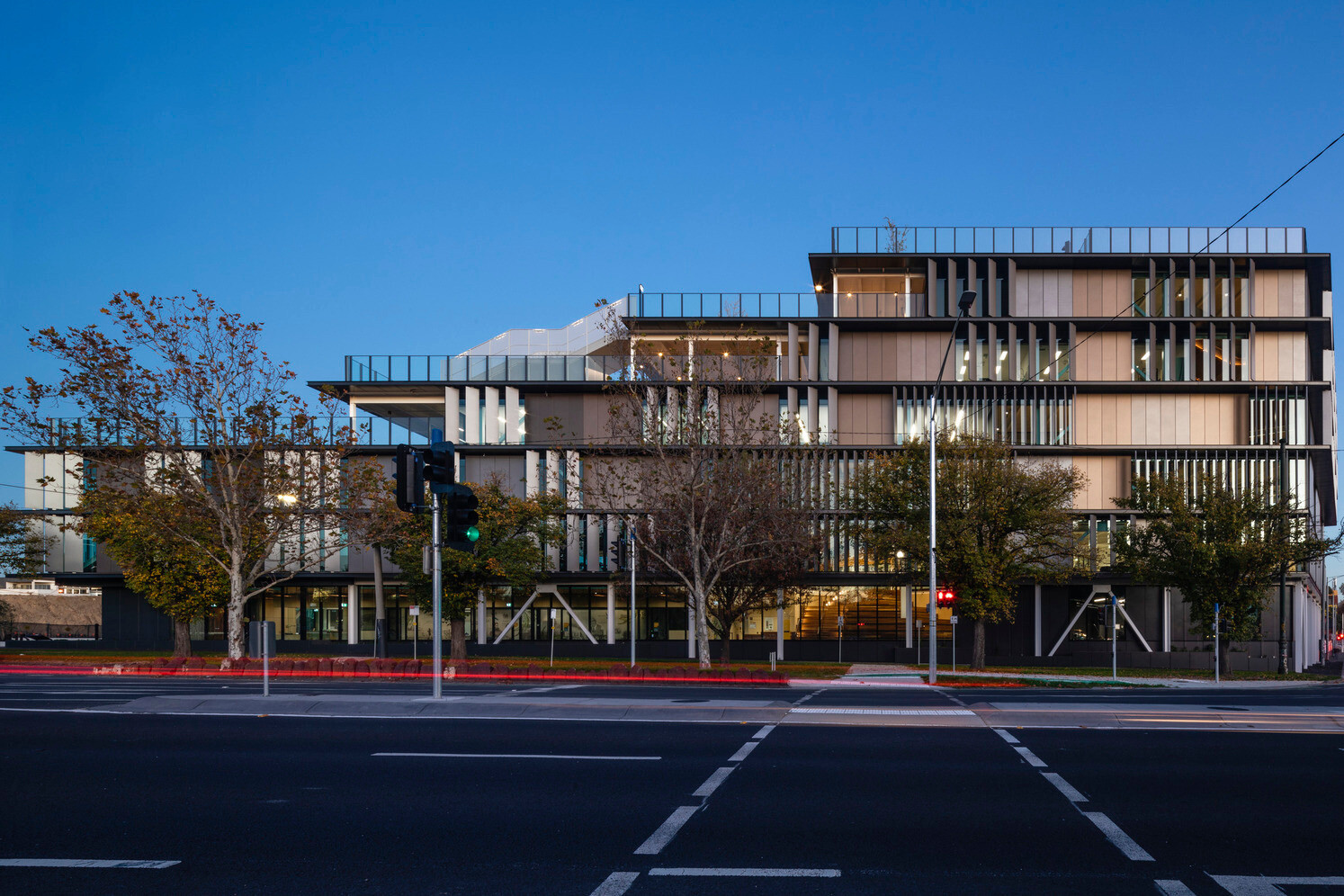 First Nations perspectives at Wurun Senior Campus a rare example of Indigenous storytelling embedded in design / GRIMSHAW