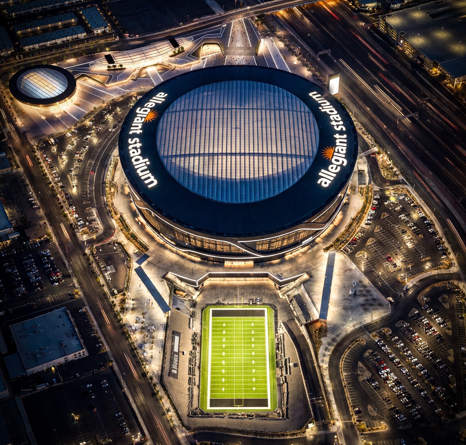 Las Vegas Raiders with Grimshaw announce transformation of the North Plaza at Allegiant Stadium / GRIMSHAW