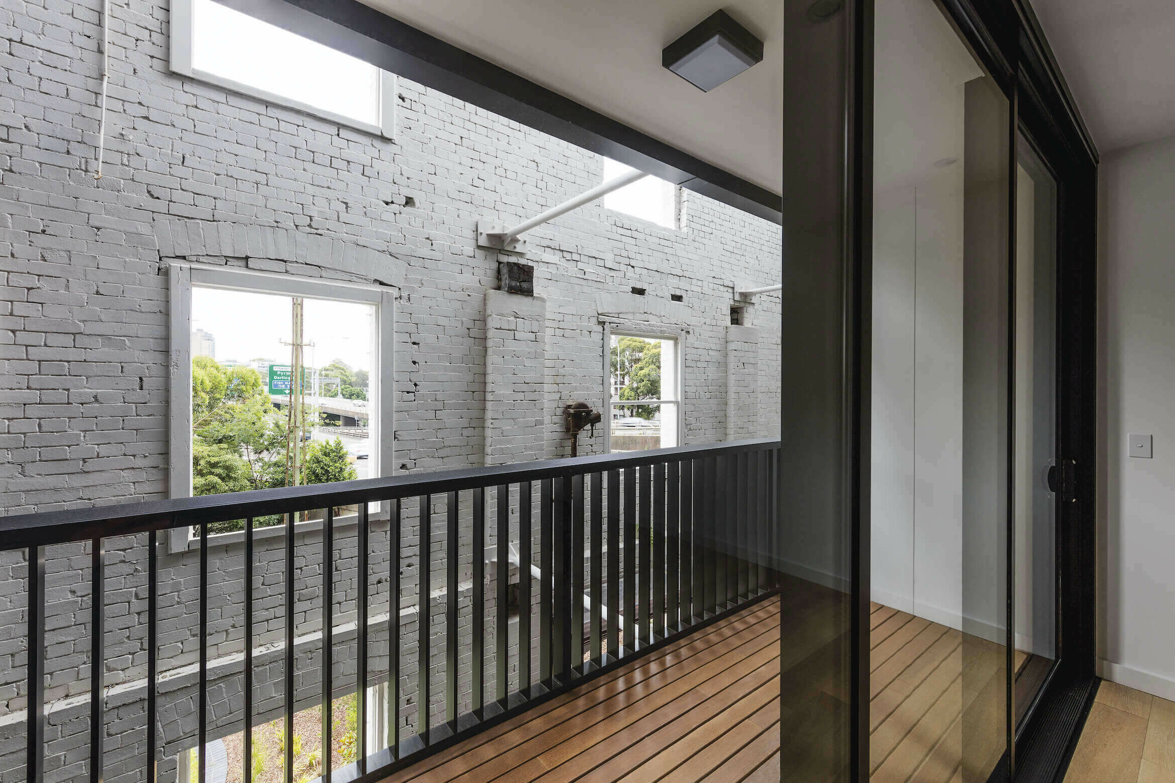 Harbour Mill Apartments / GRIMSHAW