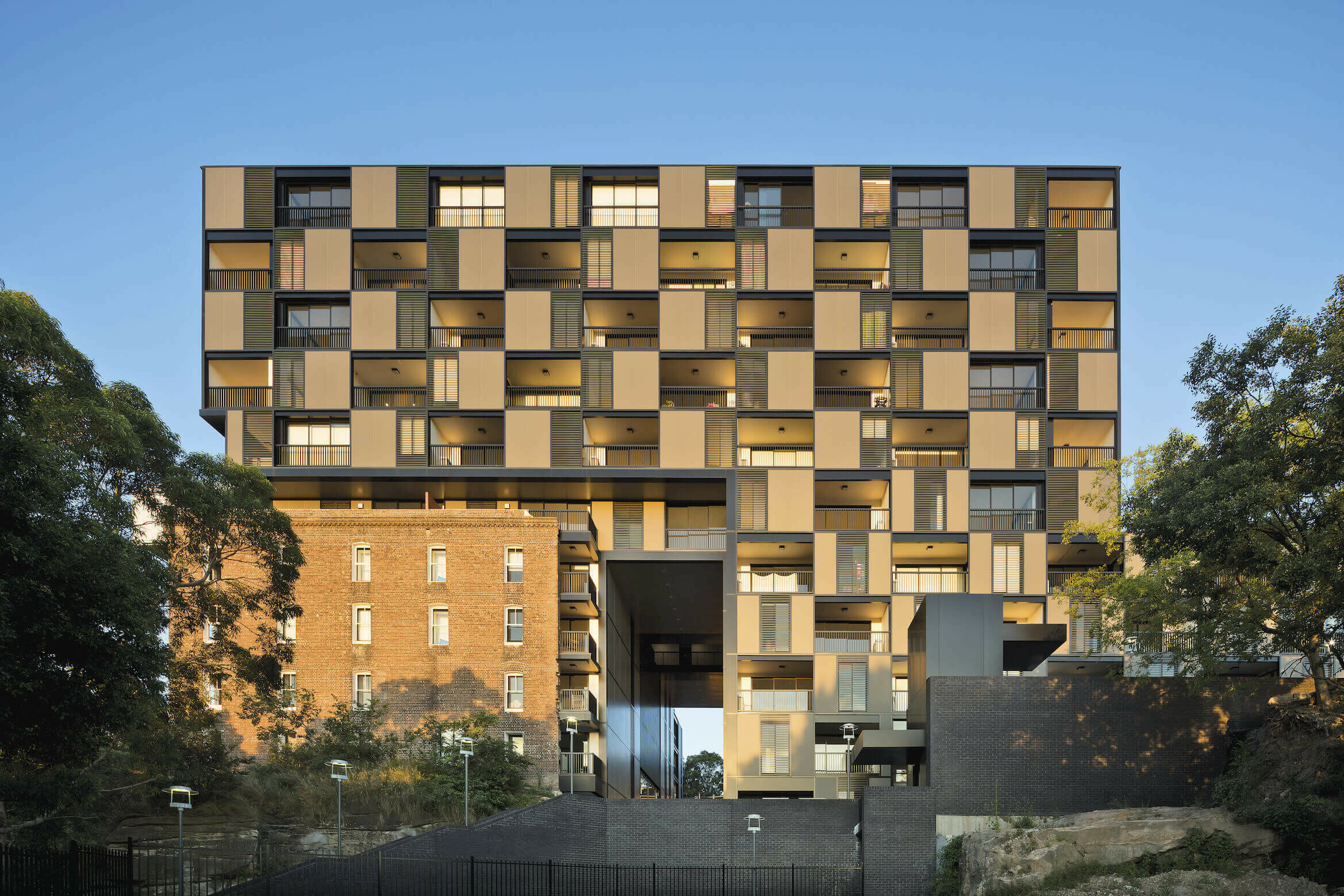 Harbour Mill Apartments / GRIMSHAW