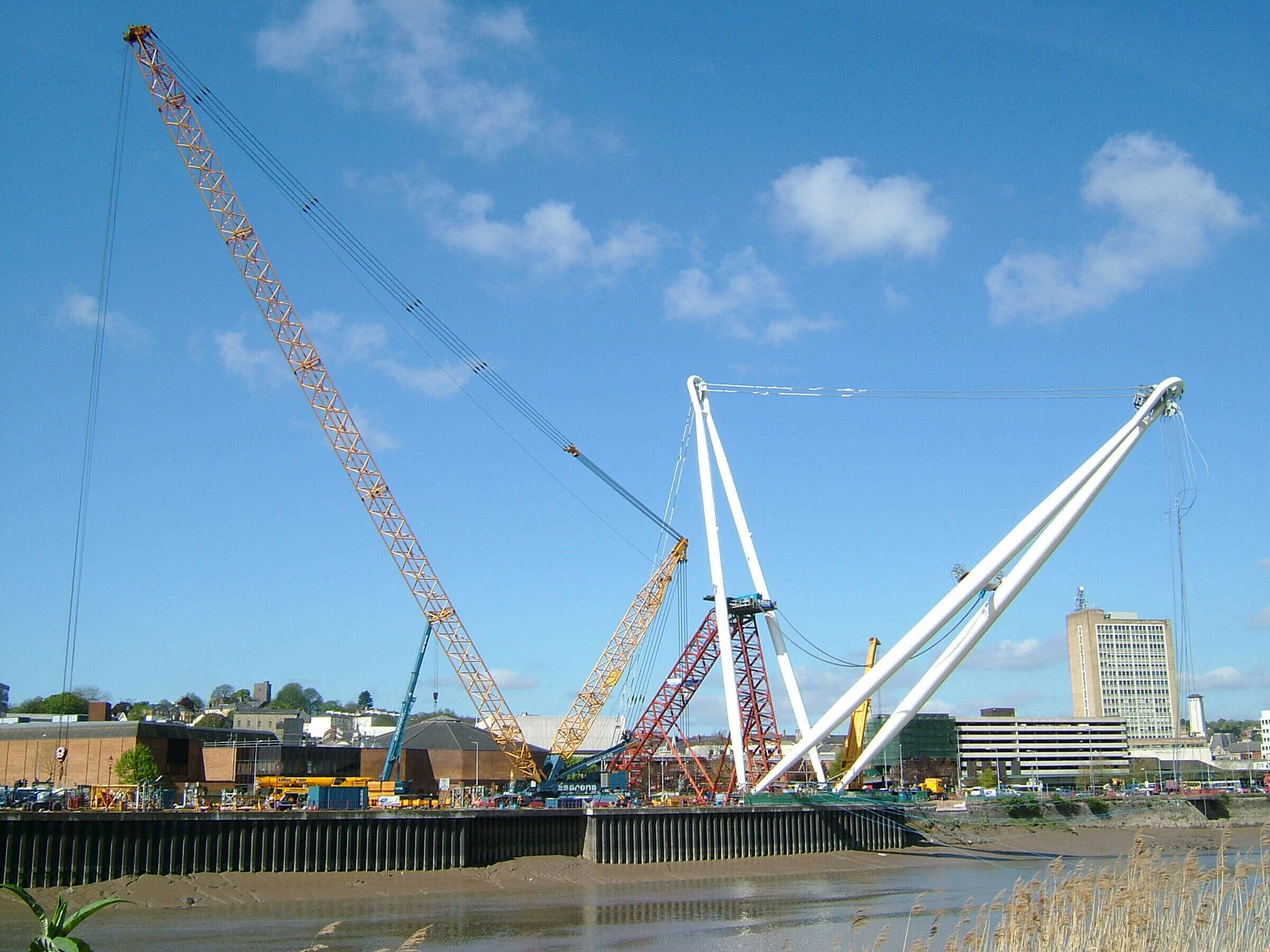 Newport City Footbridge / GRIMSHAW