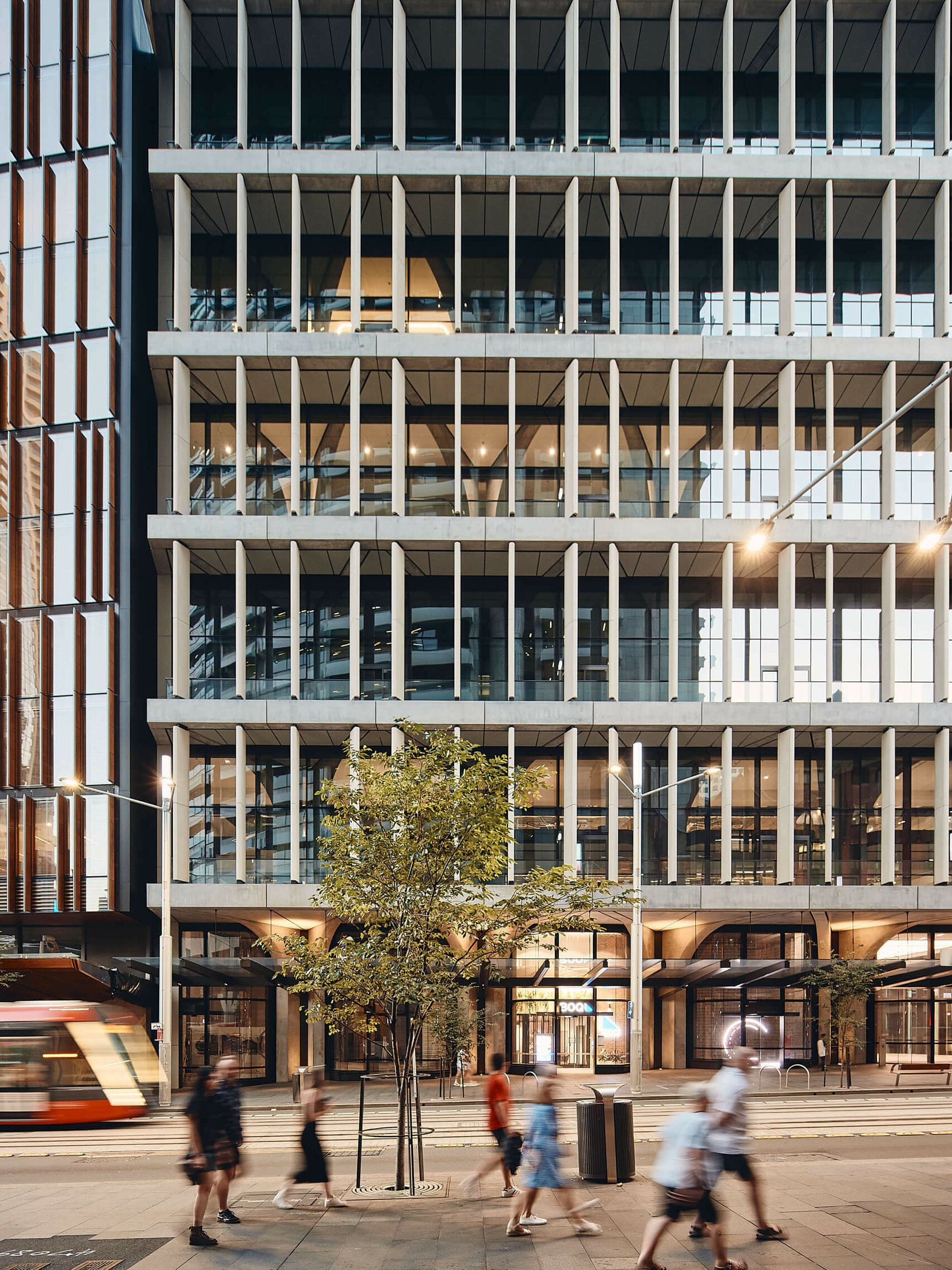Poly Centre, 210 George Street / GRIMSHAW