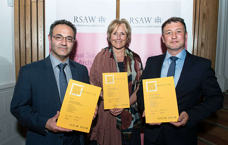 University of Bangor Arts and Innovation Centre wins RSAW Award / GRIMSHAW