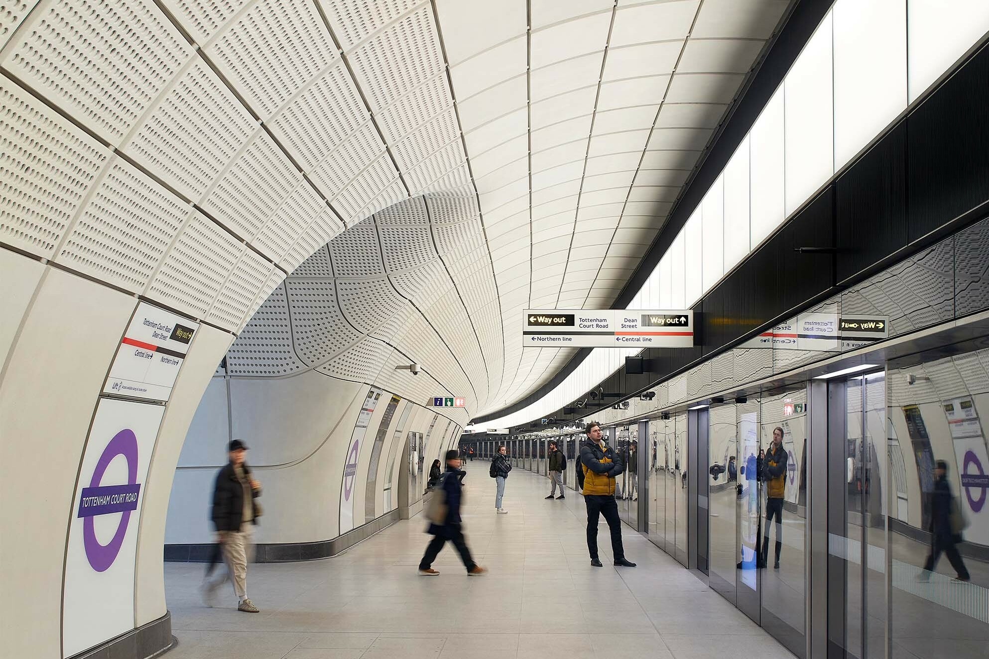 Ouverture officielle de la ligne Elizabeth, la plus récente ligne de métro de Londres / GRIMSHAW