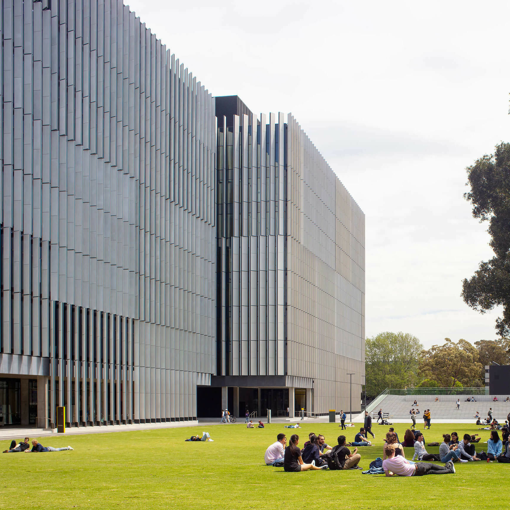 University of New South Wales Science and Engineering Building / GRIMSHAW