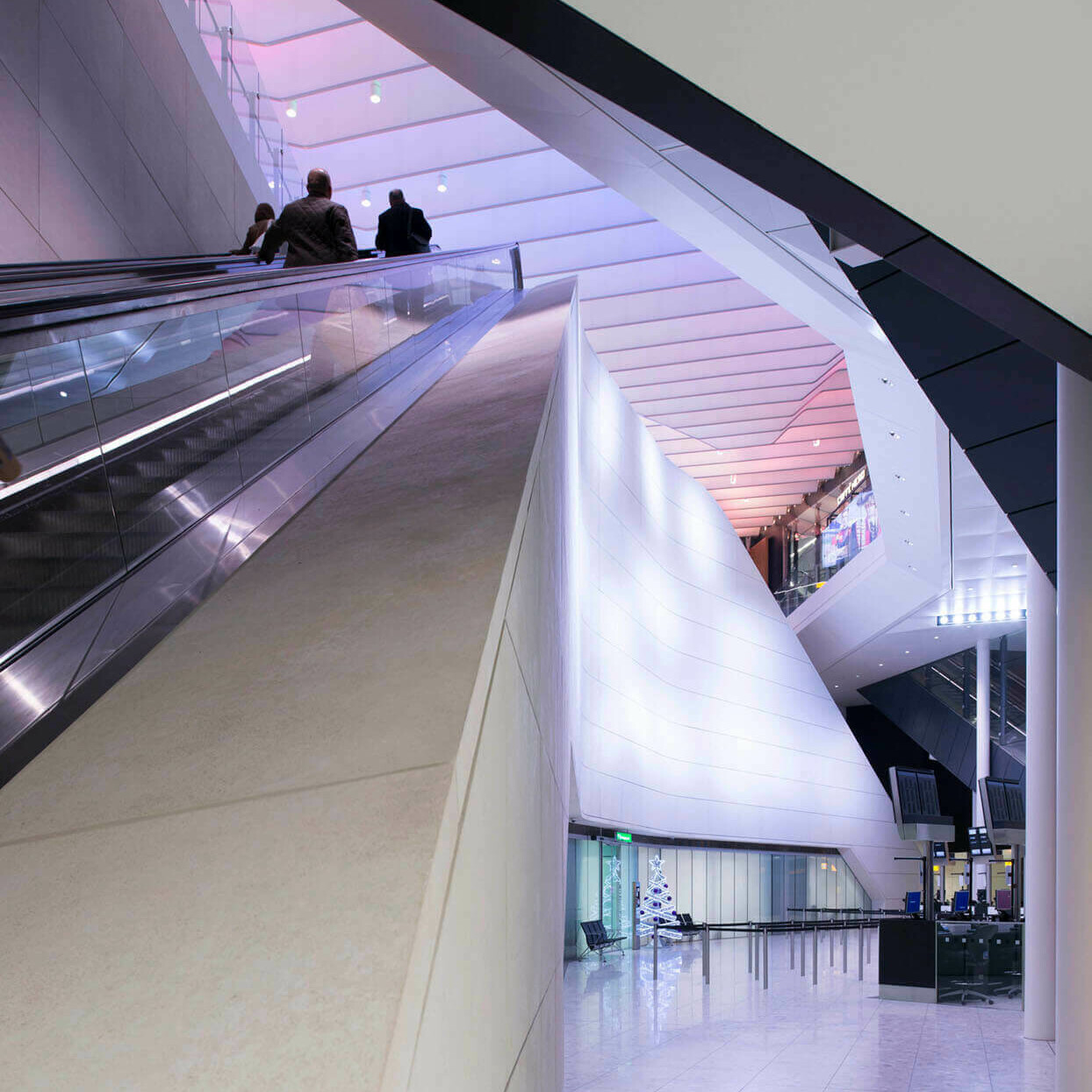 London Heathrow Airport, Terminal Two Concourse B / GRIMSHAW