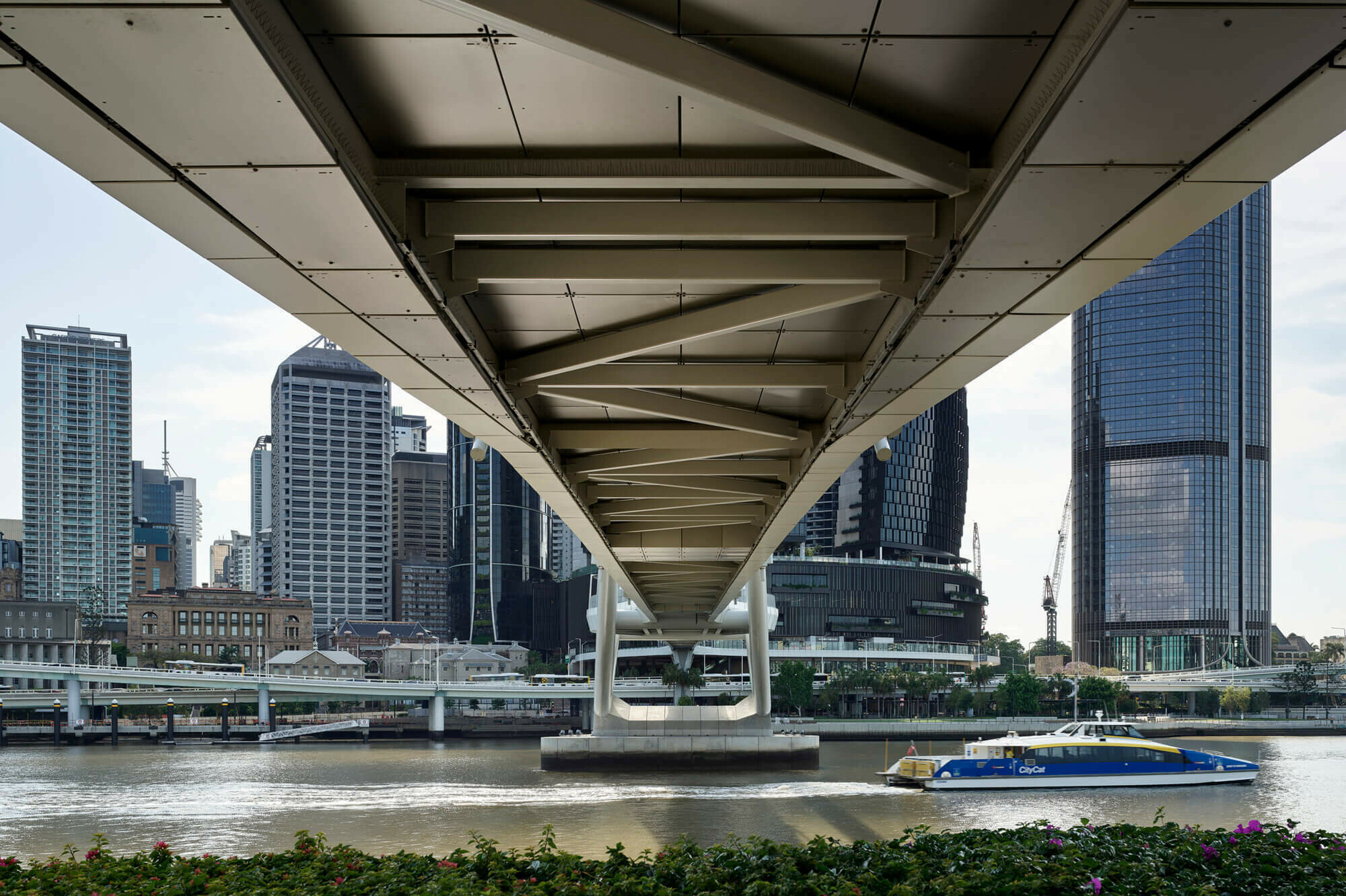 Neville Bonner Bridge / GRIMSHAW
