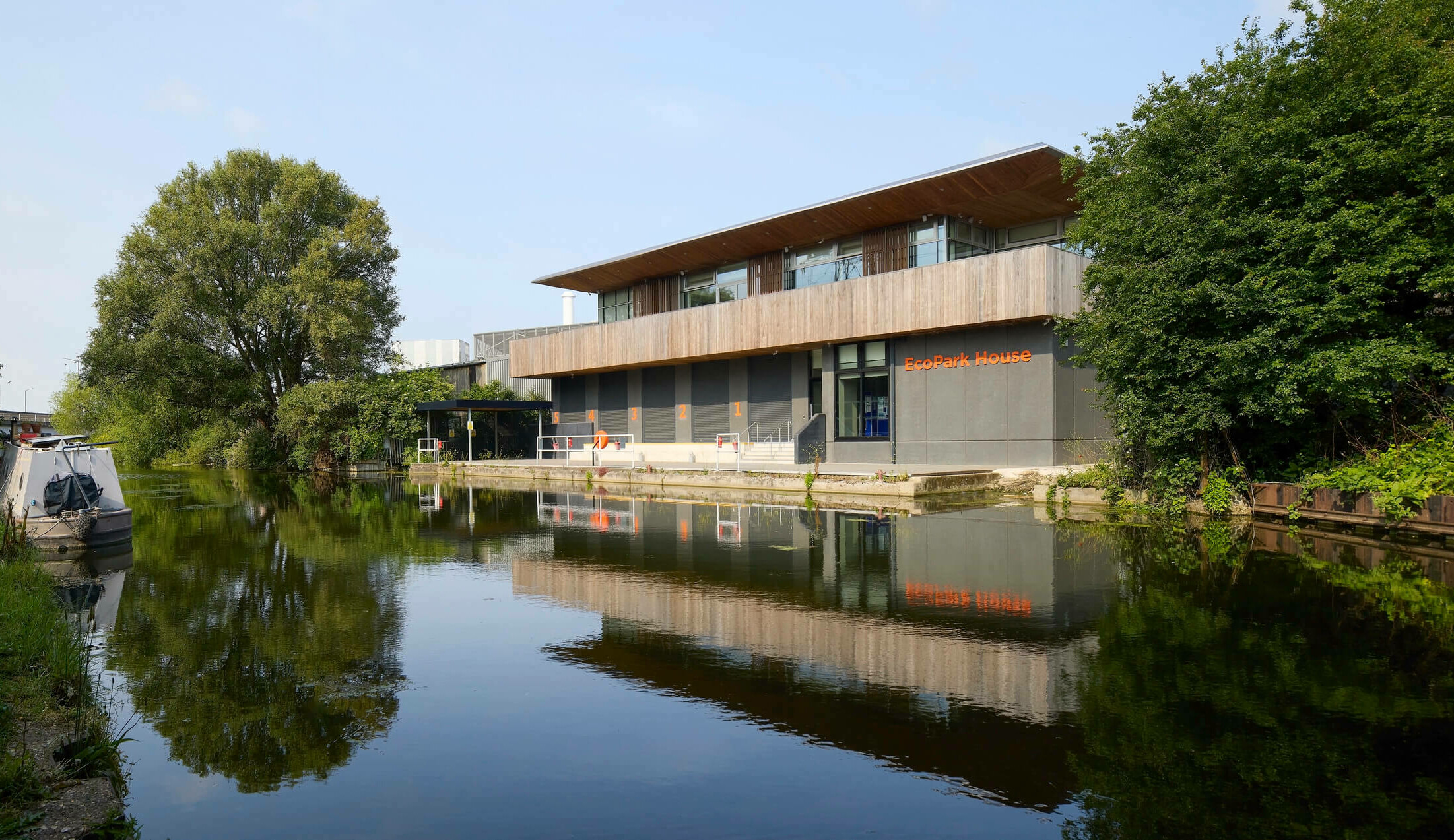 EcoPark House at the Edmonton EcoPark North London Heat and Power Project opens / GRIMSHAW