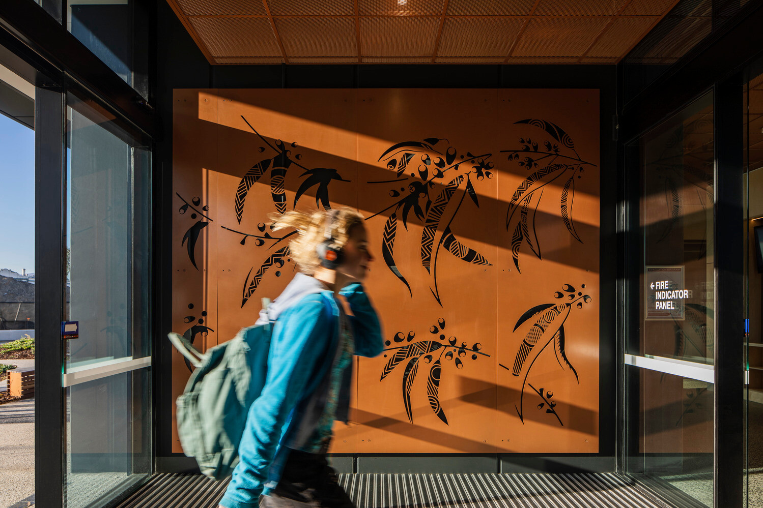 First Nations perspectives at Wurun Senior Campus a rare example of Indigenous storytelling embedded in design / GRIMSHAW