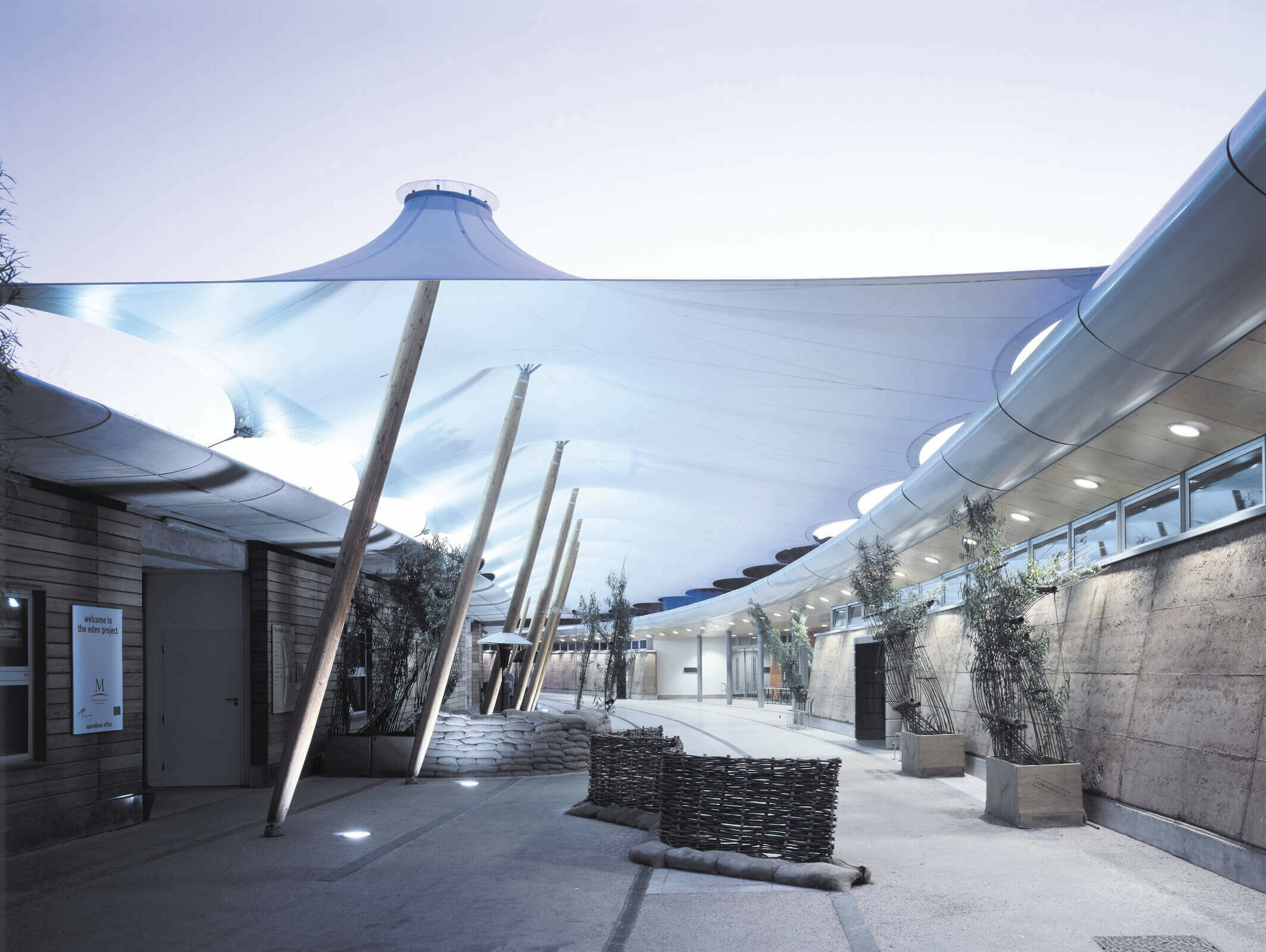 The Eden Project: The Visitor’s Centre / GRIMSHAW