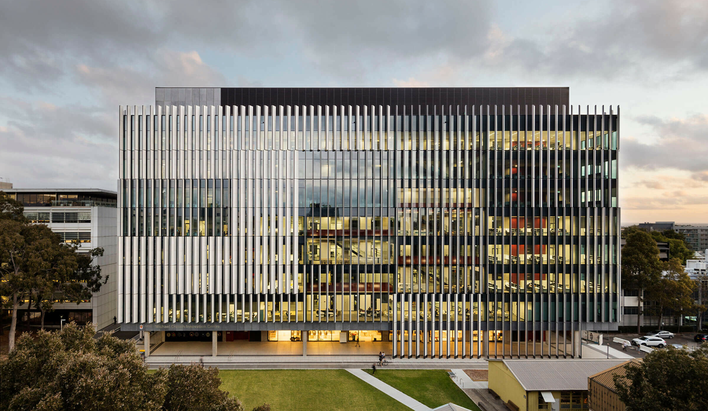 University of New South Wales Hilmer Building / GRIMSHAW