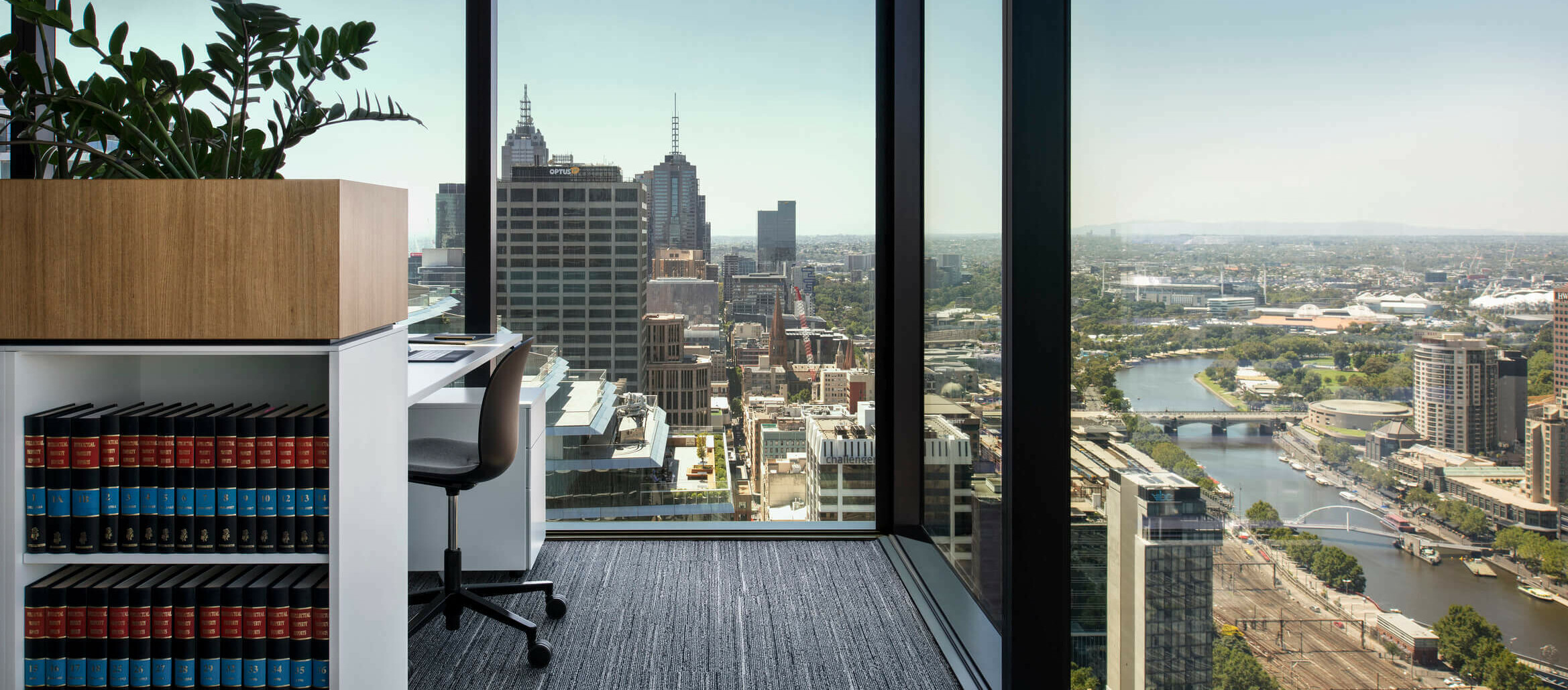Australian workplace, Olderfleet, selected by CTBUH as Best Tall Building Award of Excellence Winner in two categories / GRIMSHAW