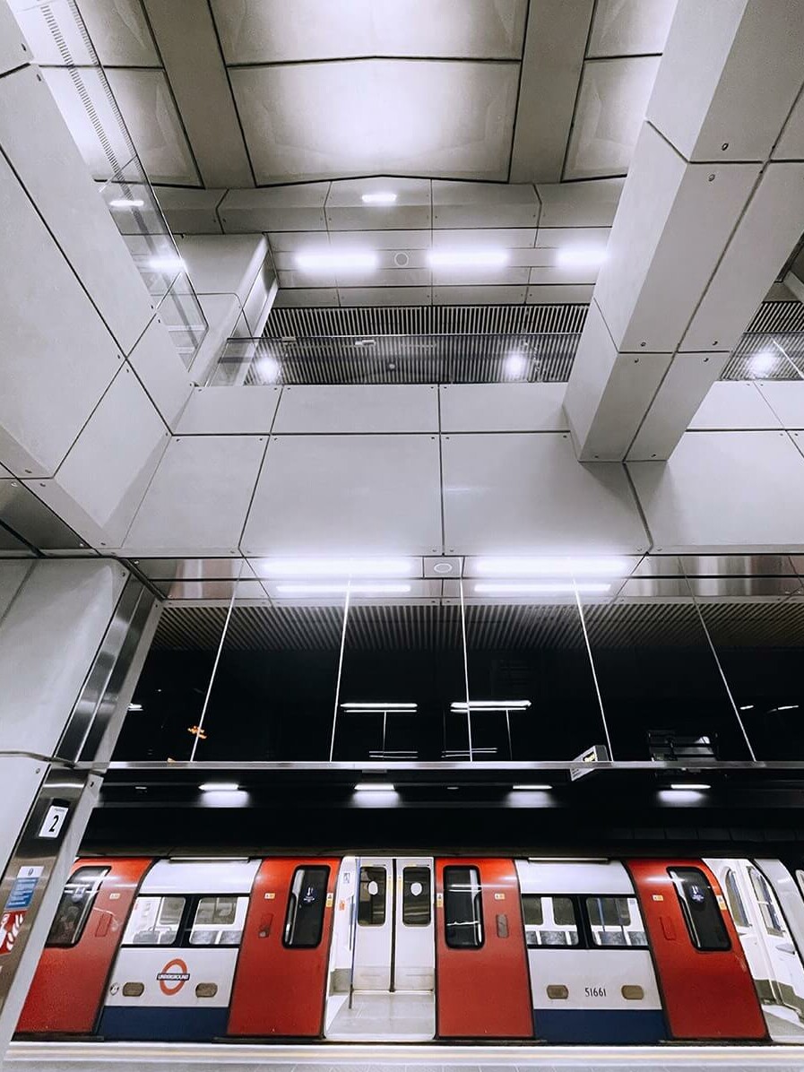 Mayor of London opens Northern Line Extension / GRIMSHAW