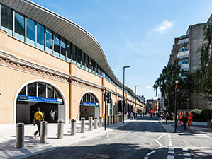 London Bridge Station design team celebrates opening of street level concourse / GRIMSHAW