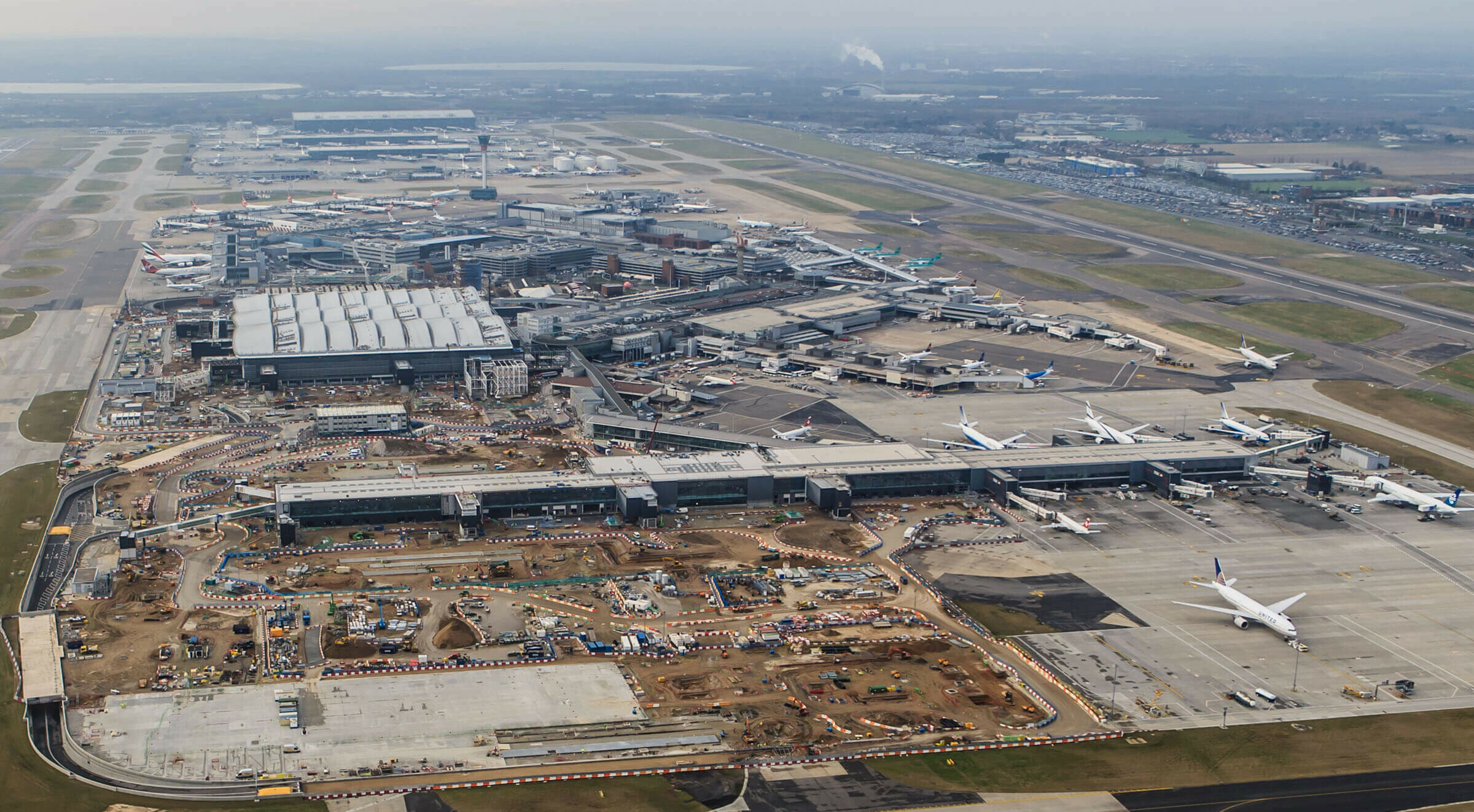 London Heathrow Airport, Terminal Two Concourse B / GRIMSHAW