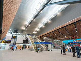 London Bridge Station design team celebrates opening of street level concourse / GRIMSHAW