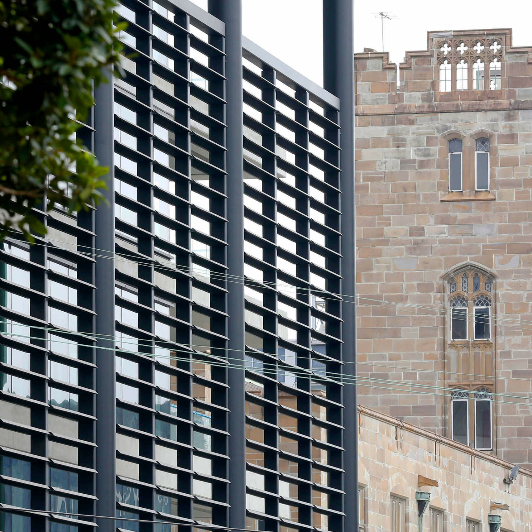 F23 Administration Building / GRIMSHAW