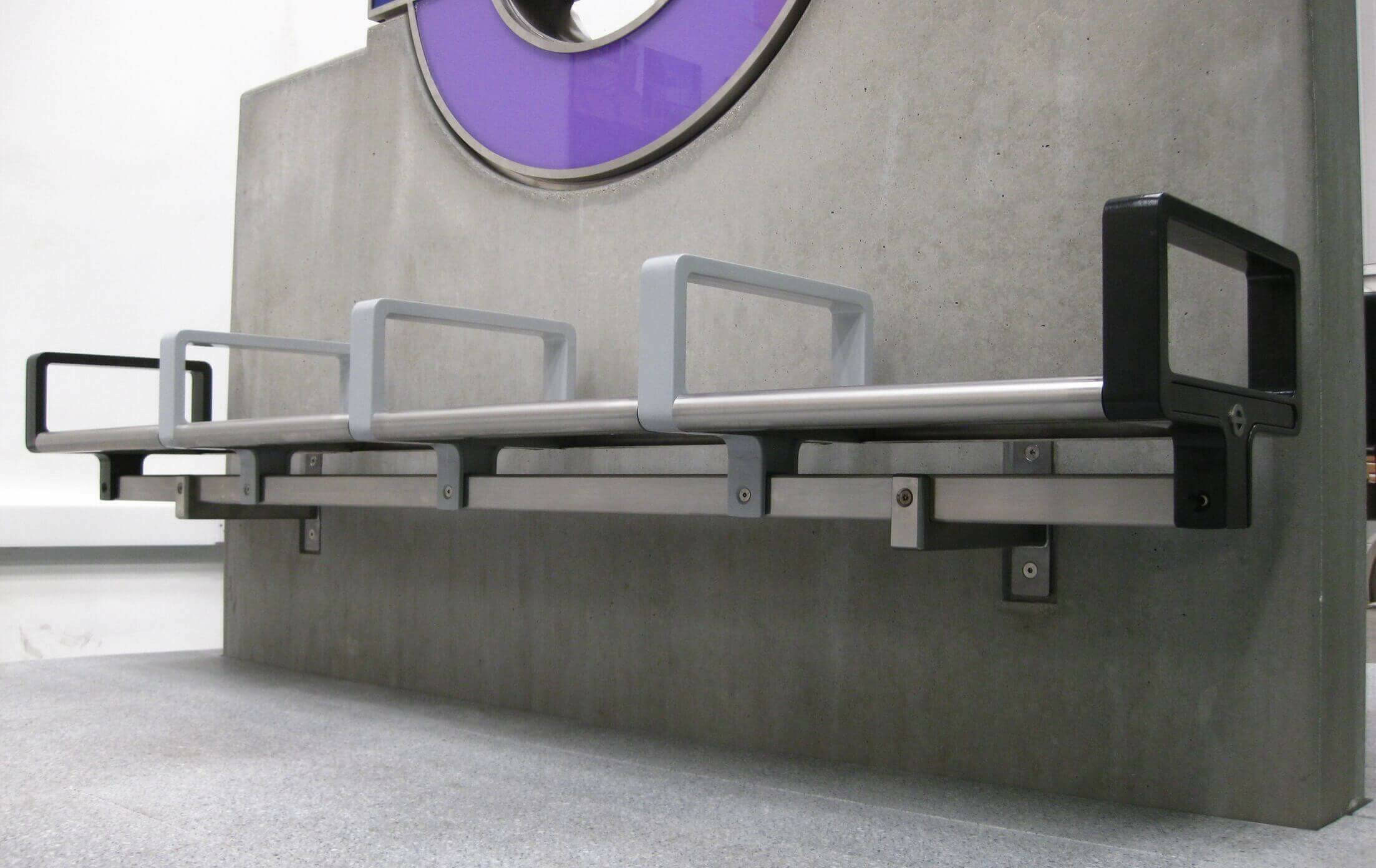 Elizabeth line Station Benches & Lean-bar / GRIMSHAW