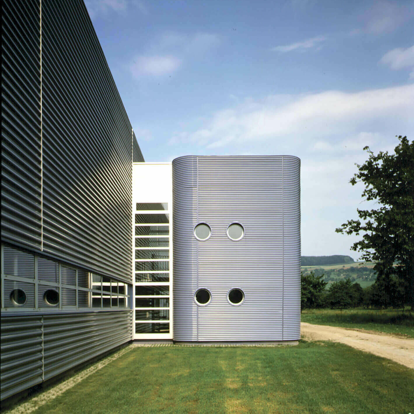 Vitra Furniture Factory / GRIMSHAW