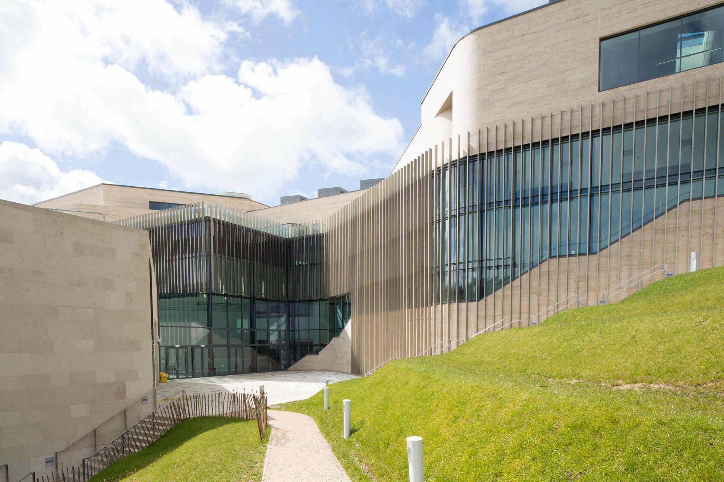 University of Bangor Arts and Innovation Centre / GRIMSHAW