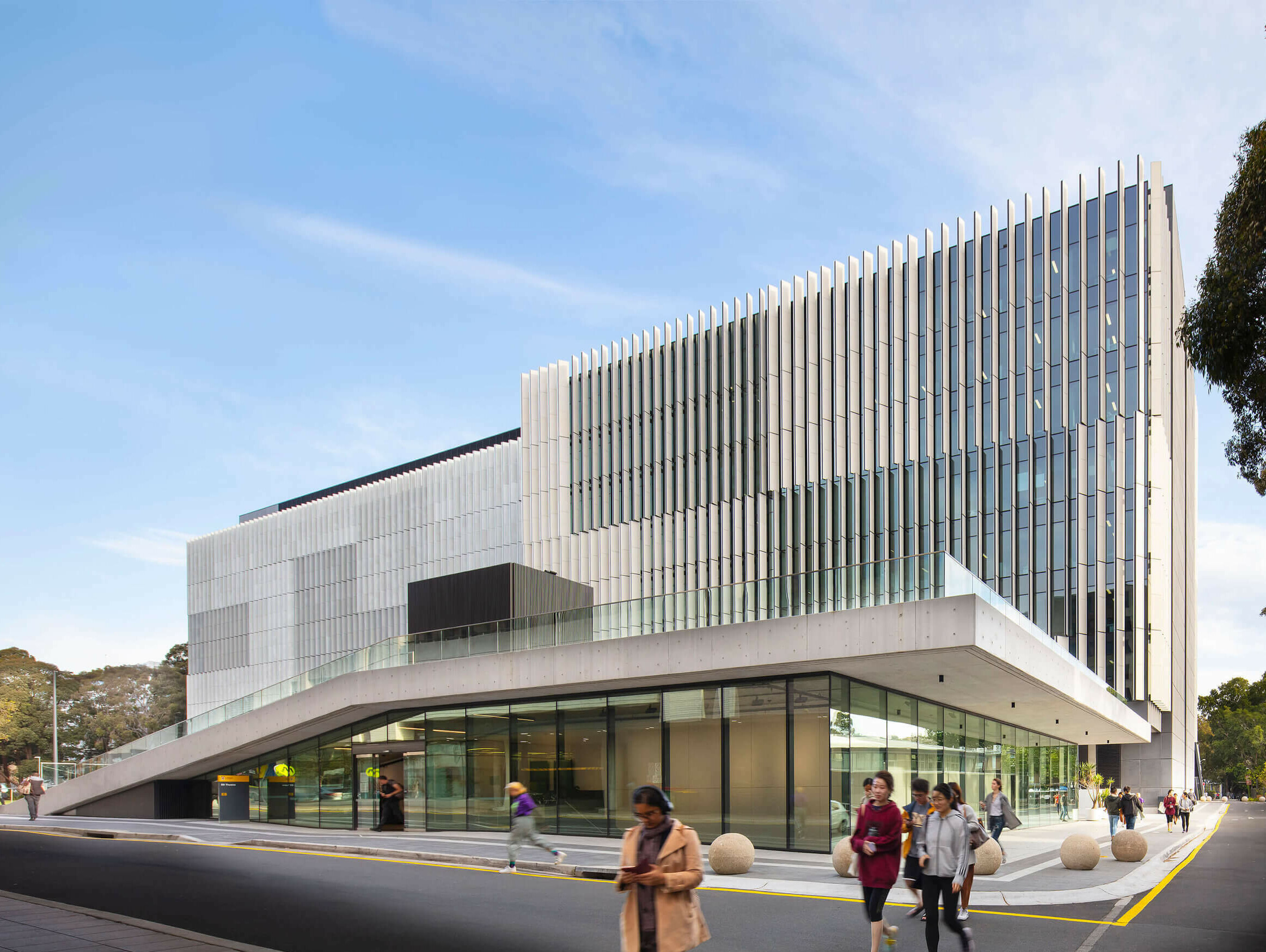 University of New South Wales Science and Engineering Building / GRIMSHAW