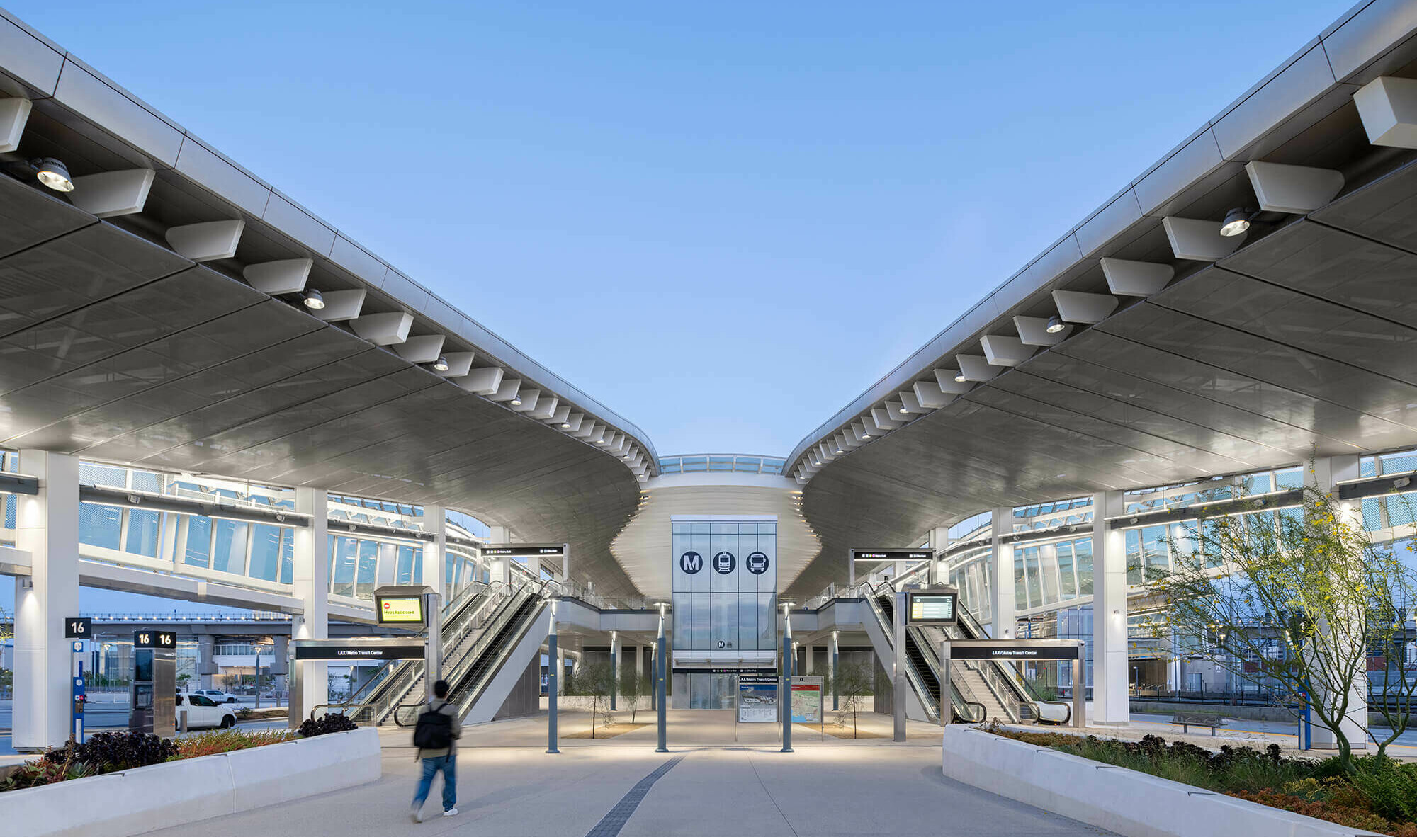 LAX/Metro Transit Center / GRIMSHAW