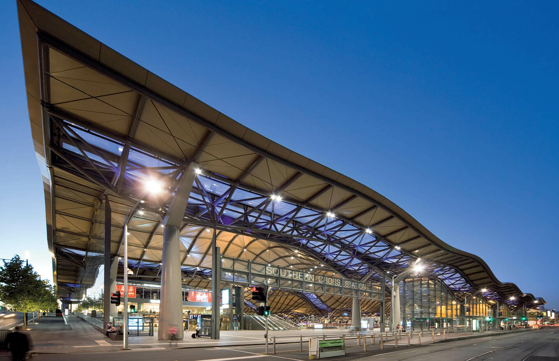 Share your pictures of Southern Cross Station for #SCSSnap2017 / GRIMSHAW