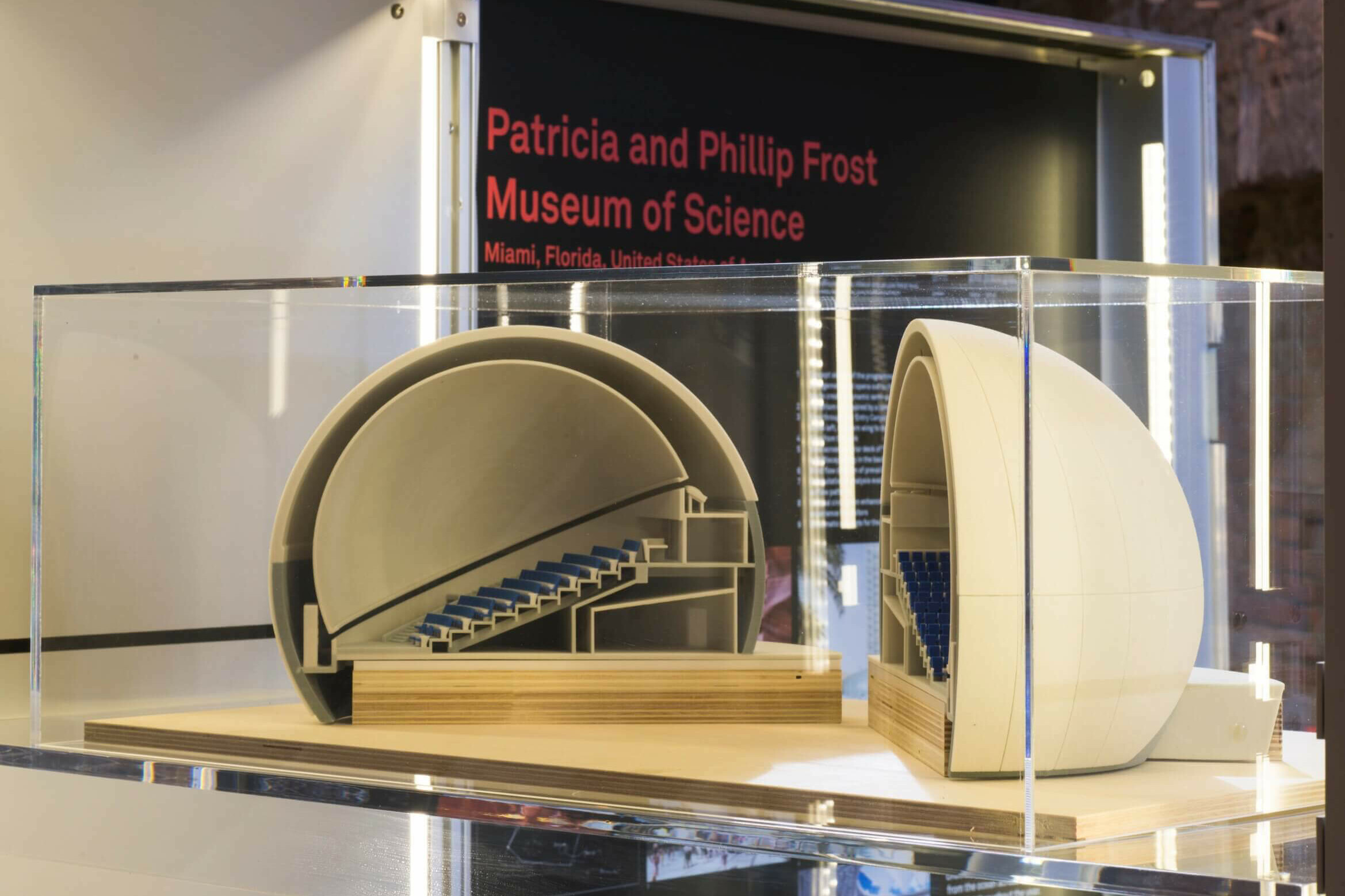 Phillip and Patricia Frost Museum of Science Planetarium Seating / GRIMSHAW