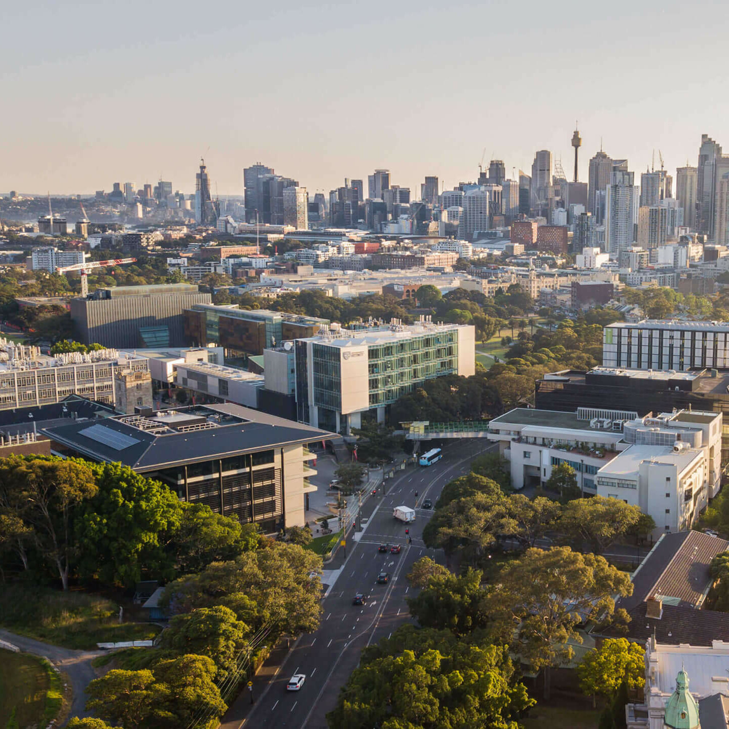 F23 Administration Building / GRIMSHAW