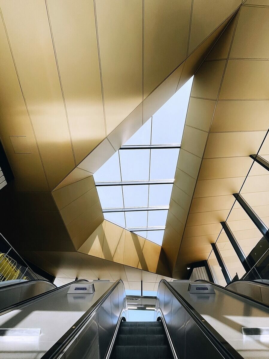 Mayor of London opens Northern Line Extension / GRIMSHAW