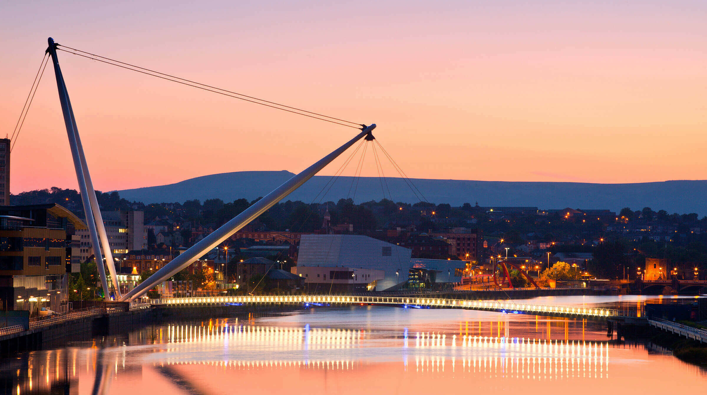 Newport City Footbridge / GRIMSHAW