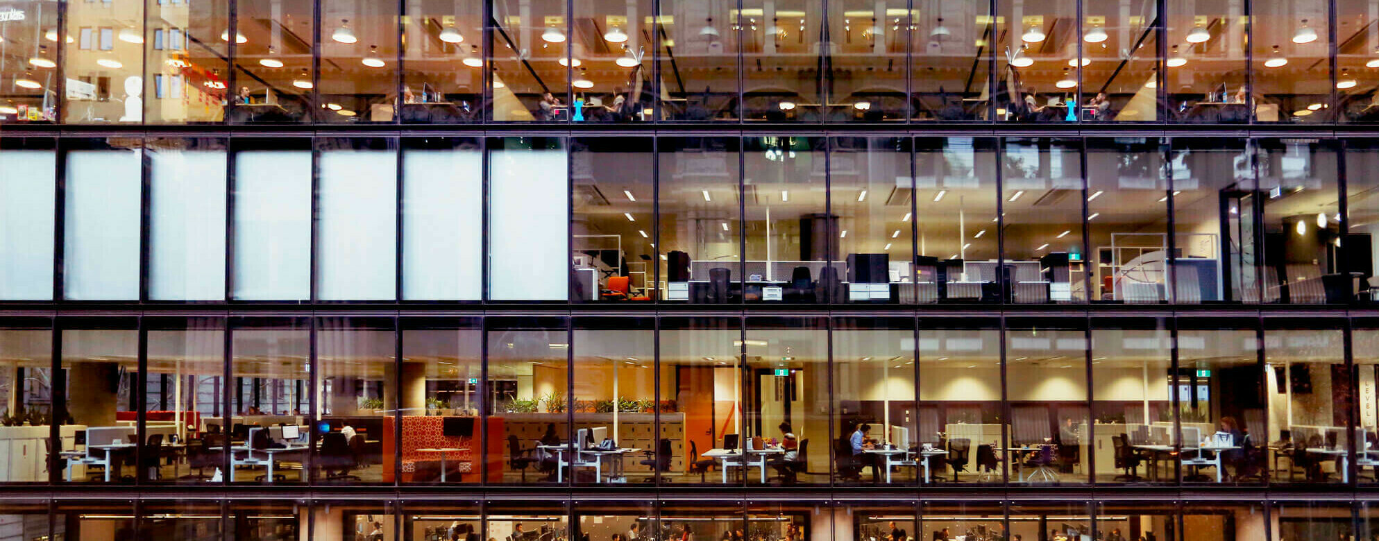 Grimshaw celebrates as first commercial building in Sydney tops out / GRIMSHAW