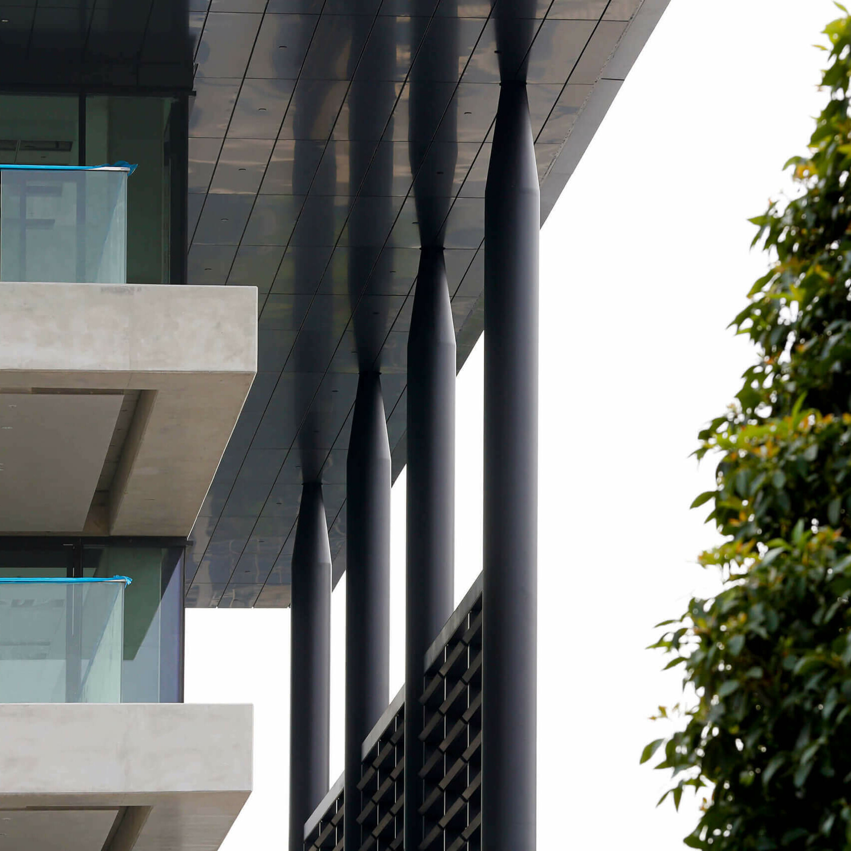 F23 Administration Building / GRIMSHAW