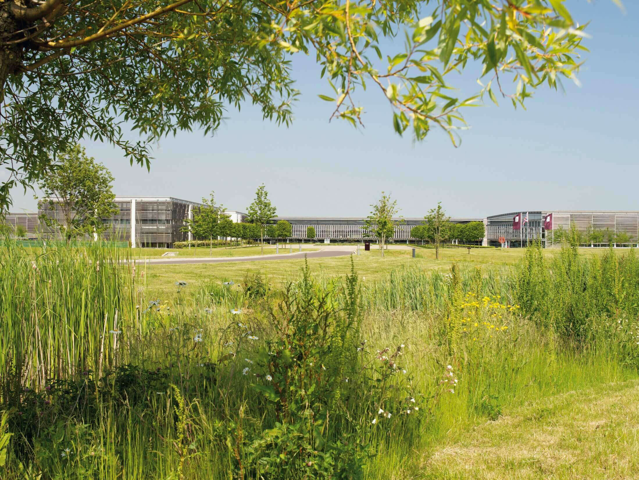 Rolls-Royce Manufacturing Plant & Headquarters / GRIMSHAW