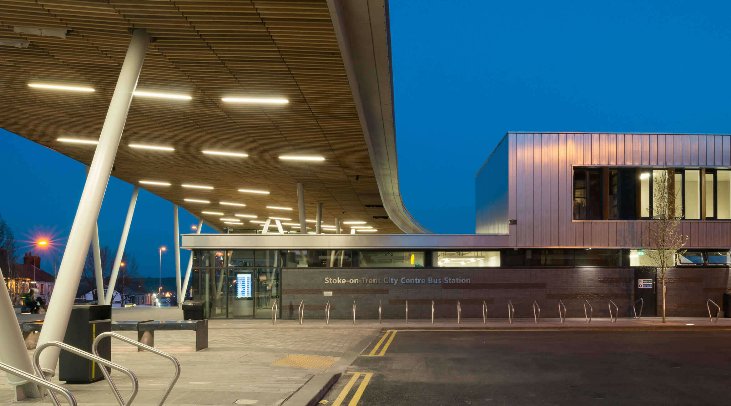 Stoke on Trent City Centre Bus Station / GRIMSHAW