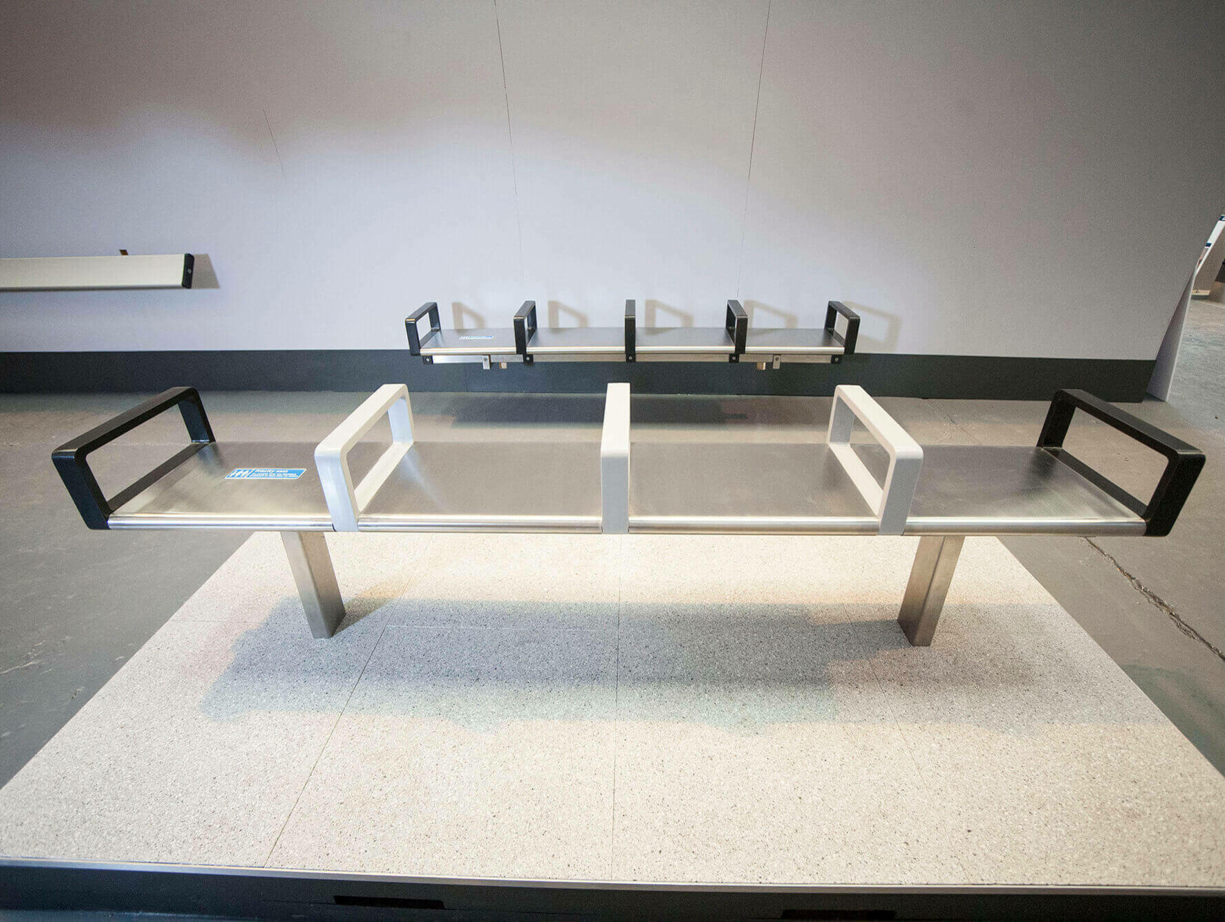 Elizabeth line Station Benches & Lean-bar / GRIMSHAW