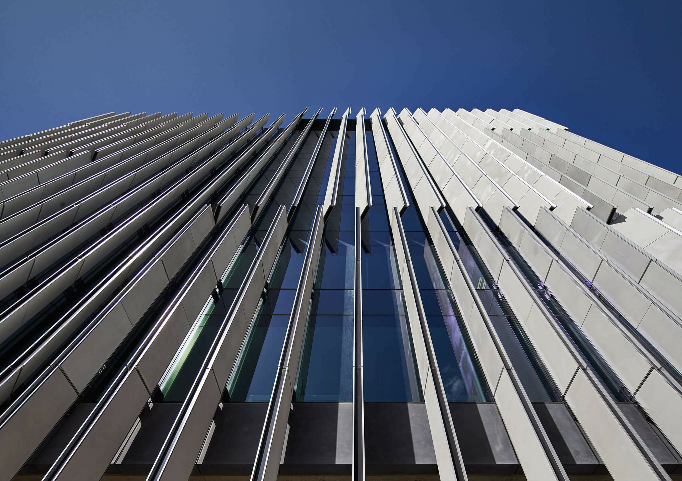 University of New South Wales Hilmer Building / GRIMSHAW